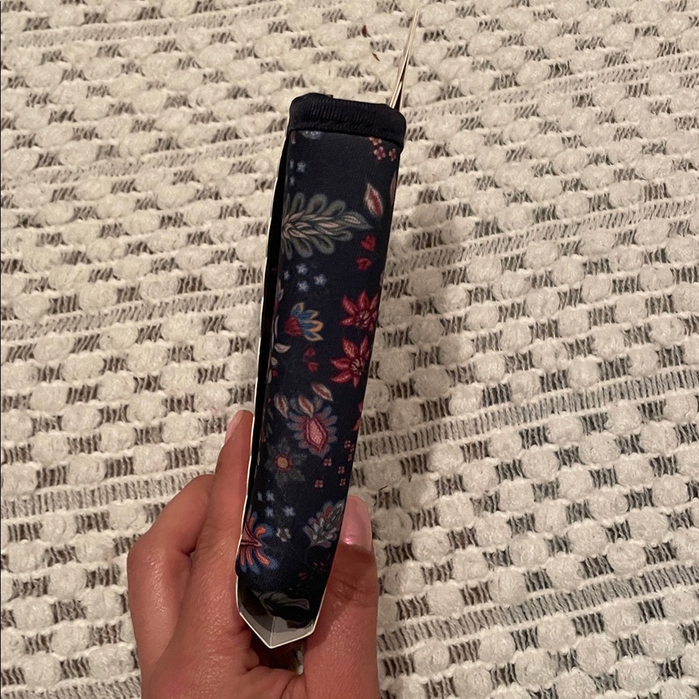 NWT Simply Southern Floral Keychain and Insulated Drink Holder Set - Navy - Picture 4 of 12